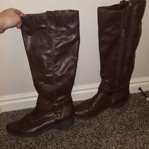 Brown boots